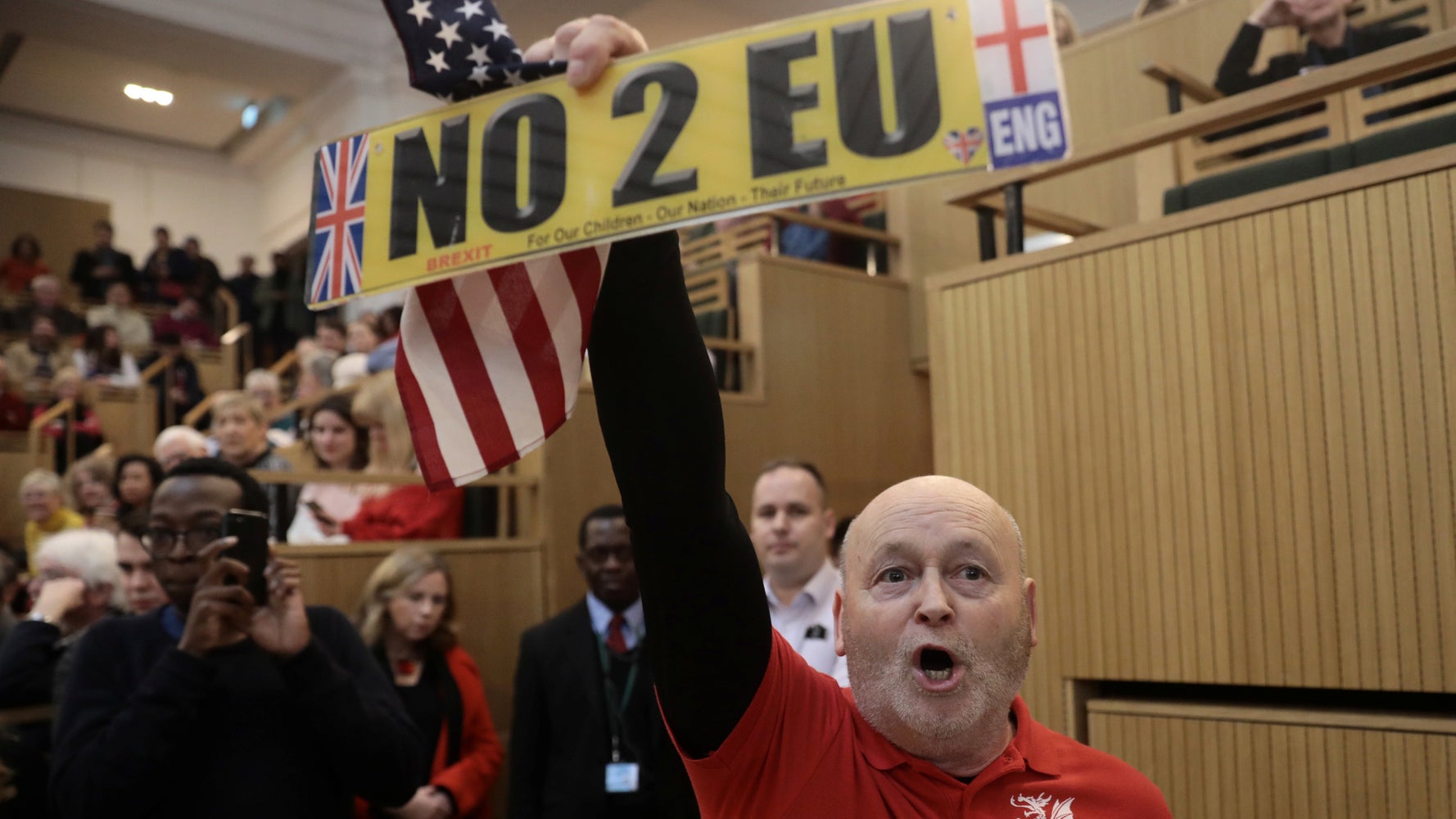 Protesters Try To Arrest London's Mayor For Disrespecting Donald Trump