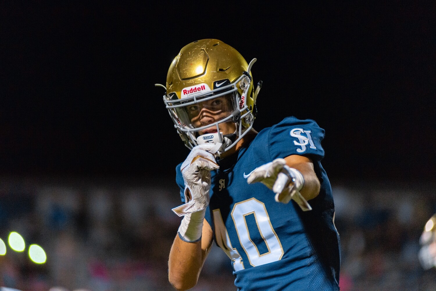 7 Expert Secrets to Choosing the Perfect American Football Camera for Every Game